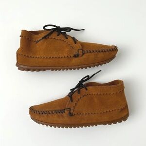 NWT Minnetonka Moccasin Cognac Size 7 Suede Ankle Boot